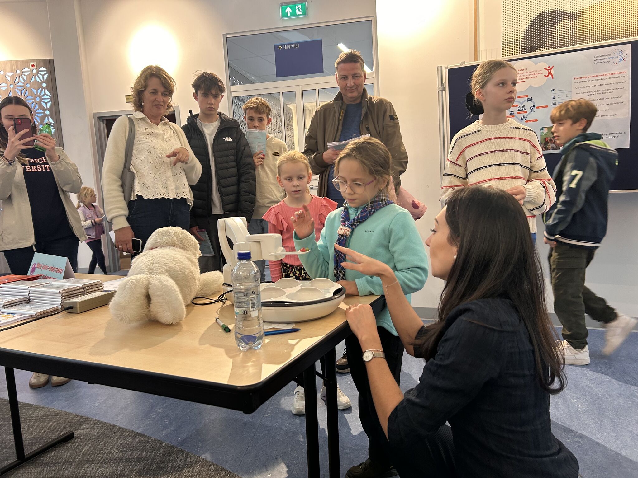 Enthousiaste onderzoekers tijdens het Weekend van de Wetenschap